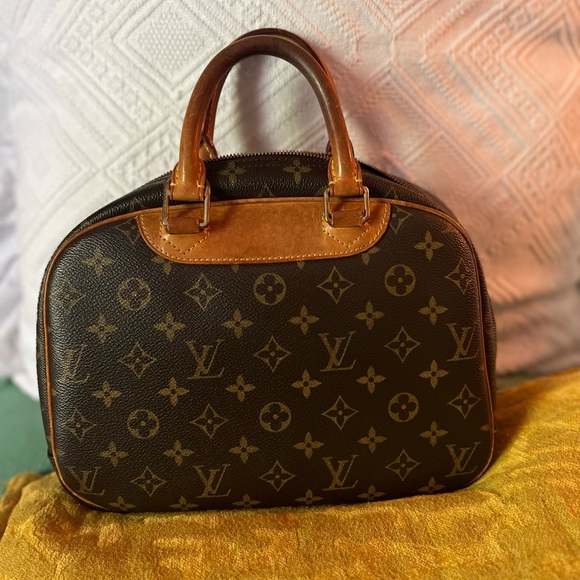 Louis Vuitton Trouville Monogram PM - Picture 3 of 9